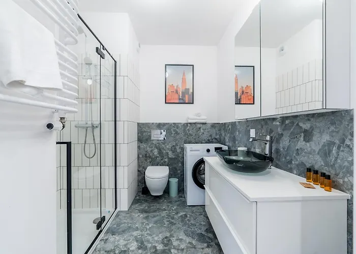 Goplana Deluxe By Bookinghost 포즈난